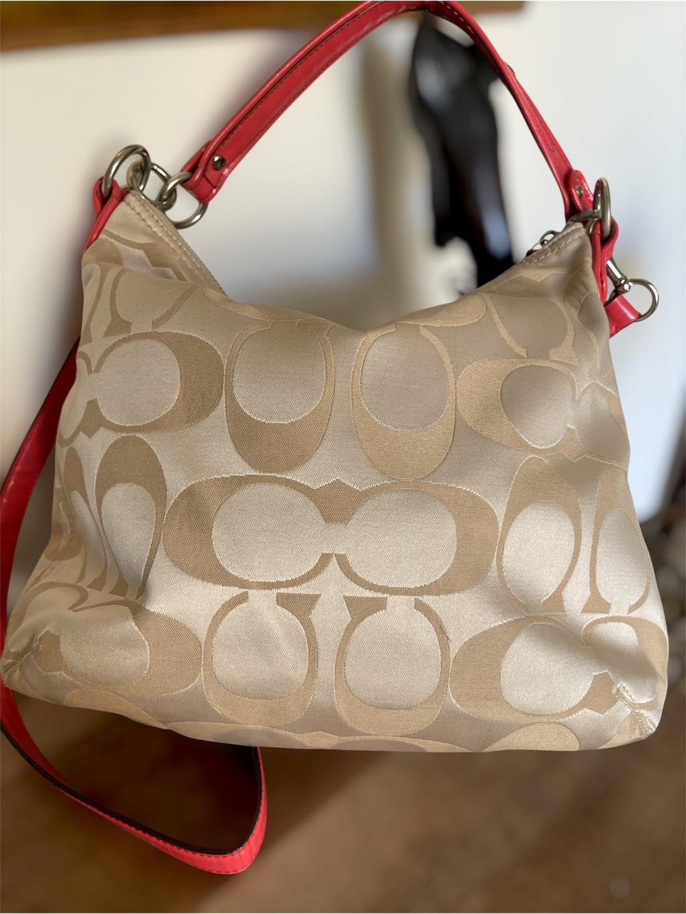 Coach Poppy Coral/Cream crossbody shoulder bag - Picture 2 of 13